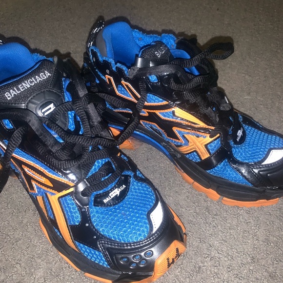 Balenciaga runner ( one minor crease in left shoe) - Picture 2 of 6